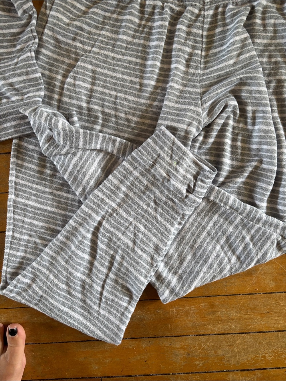 EUC 2 piece Striped Long-Sleeve Pajama Set - Gray - Picture 5 of 5